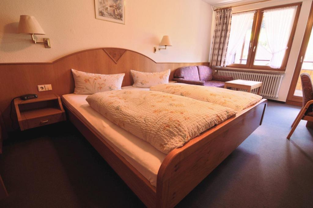 ホテル Hirschen-Dorfmuehle Biederbach Baden-Württemberg 部屋 写真